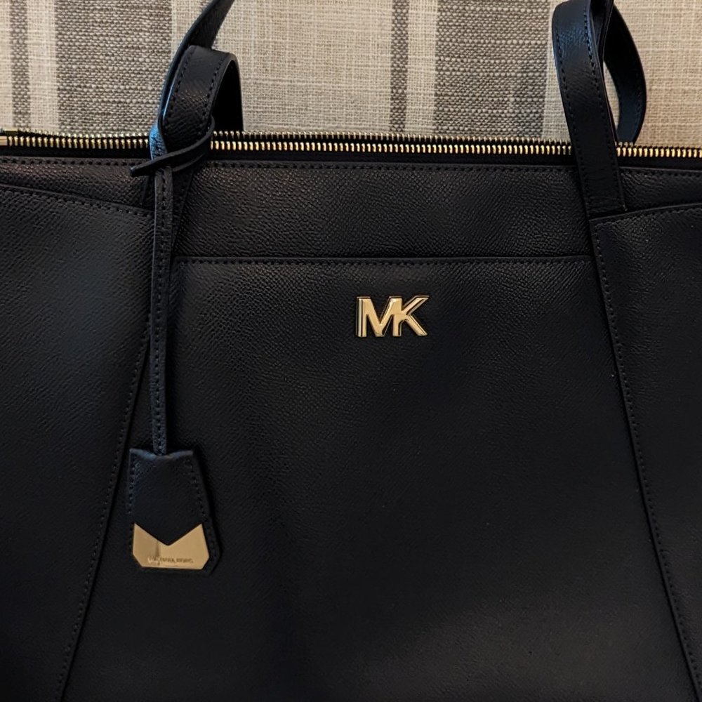 Michael Kors Leather shoulder purse